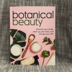 New with tags botanical beauty book.